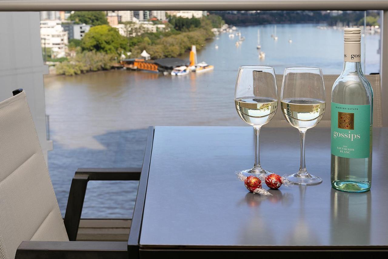 Amazing River View - 3 Bedroom Apartment - Brisbane Cbd - Netflix - Fast Wifi - Carpark Екстериор снимка